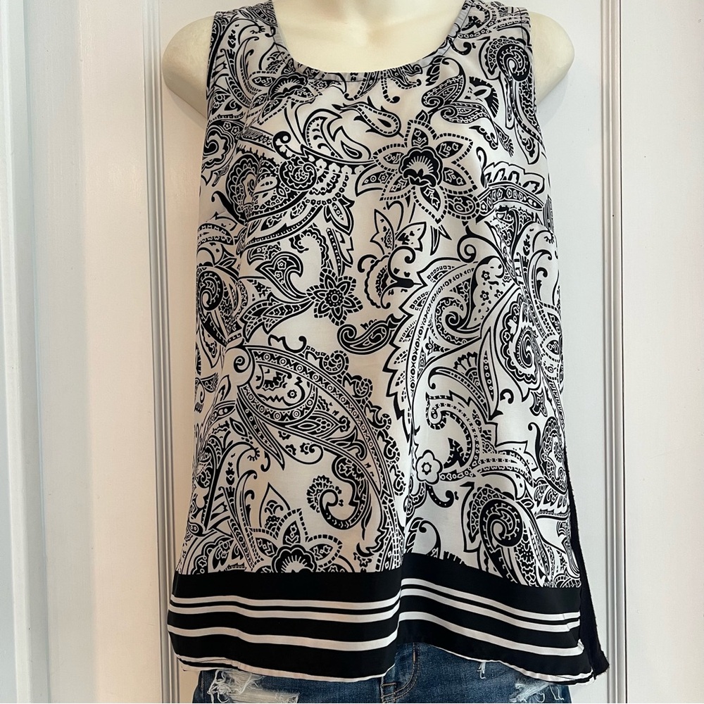 Paisley Black and White Sleeveless Blouse Size M
